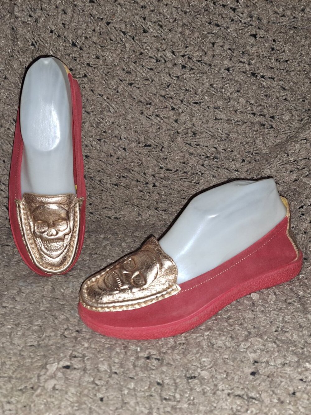 STACCATO-Red Suede/Rose Gold Leather Skull Loafers-RARE-Sz 37-Excellent